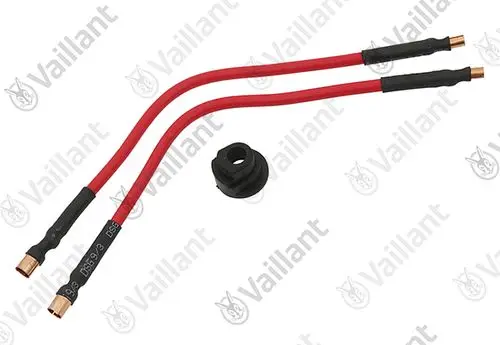 Zwei rote Zündkabel von Vaillant mit Kupferanschlüssen und einer schwarzen Gummimuffe zur Verbindung.